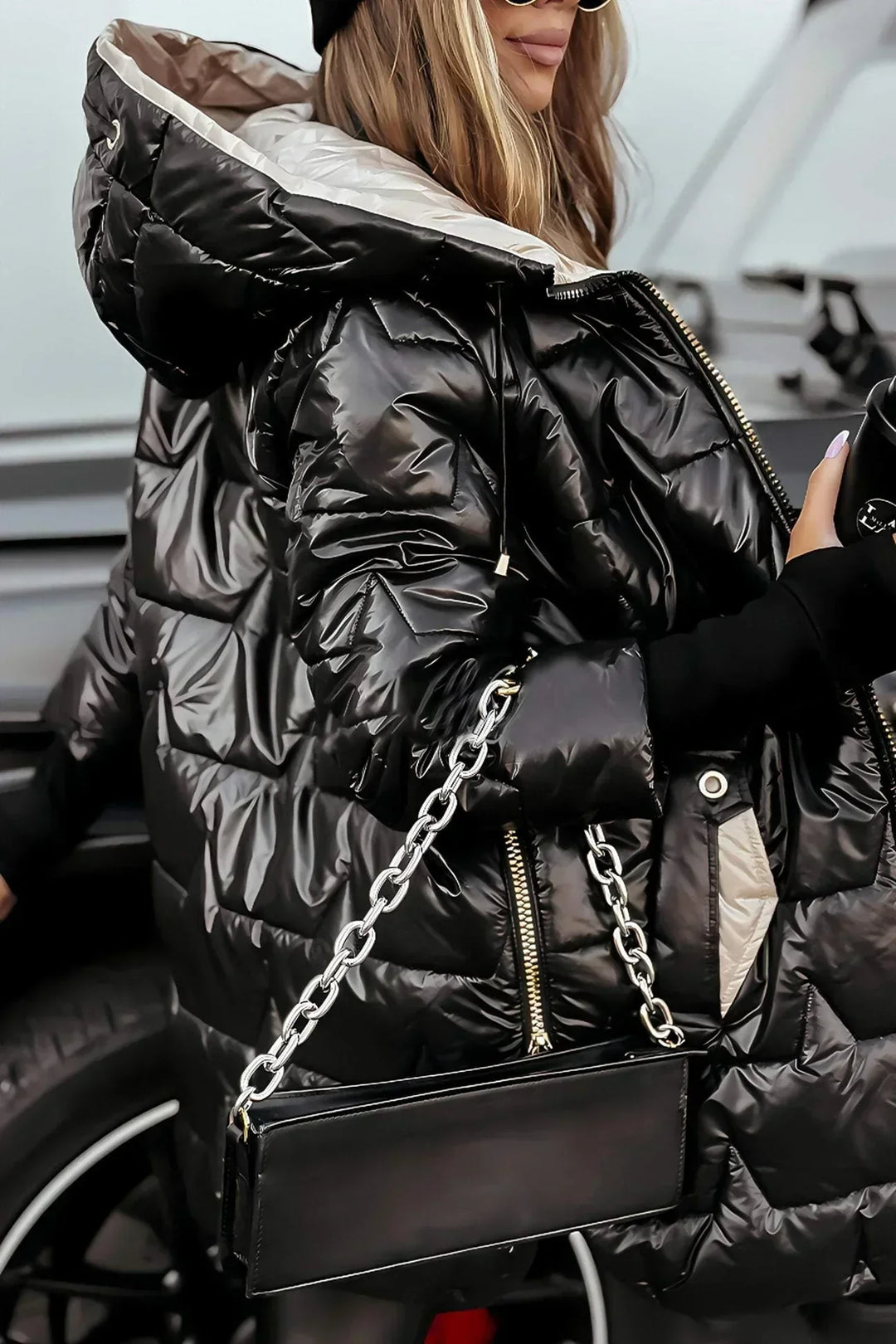 Oliver │ Women's Hooded Puffer Jacket With Diamond Quilting And Gold-Tone Hardware
